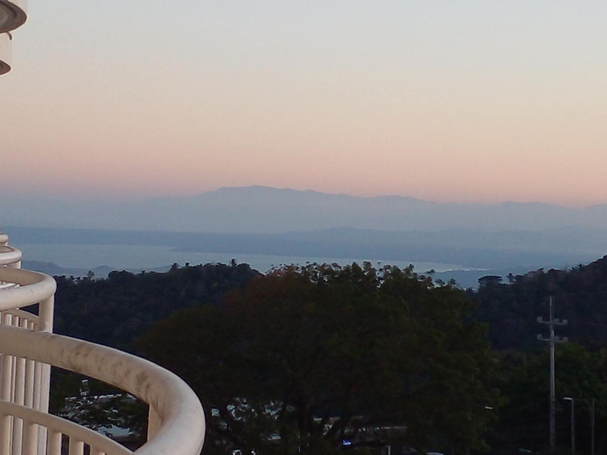 Tagaytay Prime Residences With Swimming Pool & Viewing Deck Tagaytay City Room photo
